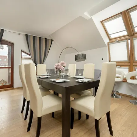 Jasny Dwupoziomowy We Wroclawiu By Renters *