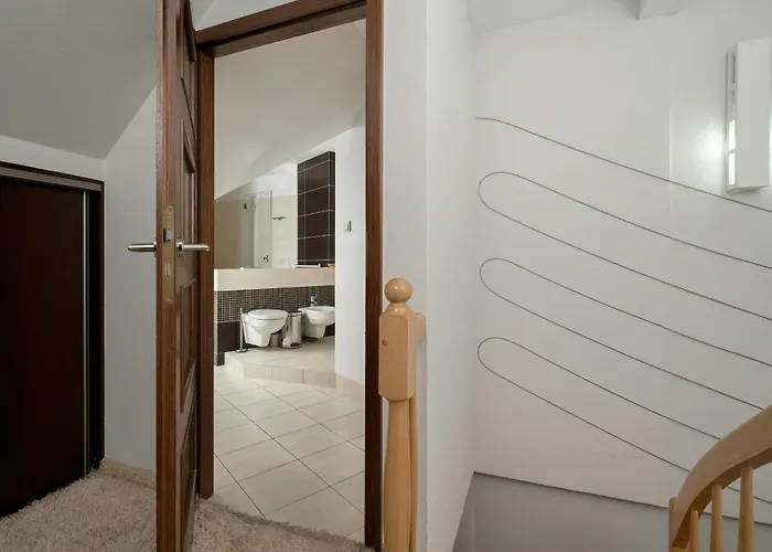 Apartment Jasny Dwupoziomowy We Wroclawiu By Renters *