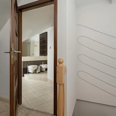 Apartment Jasny Dwupoziomowy We Wroclawiu By Renters *