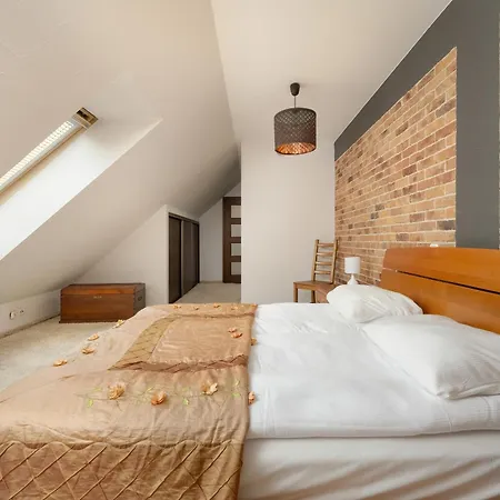 Apartment Jasny Dwupoziomowy We Wroclawiu By Renters